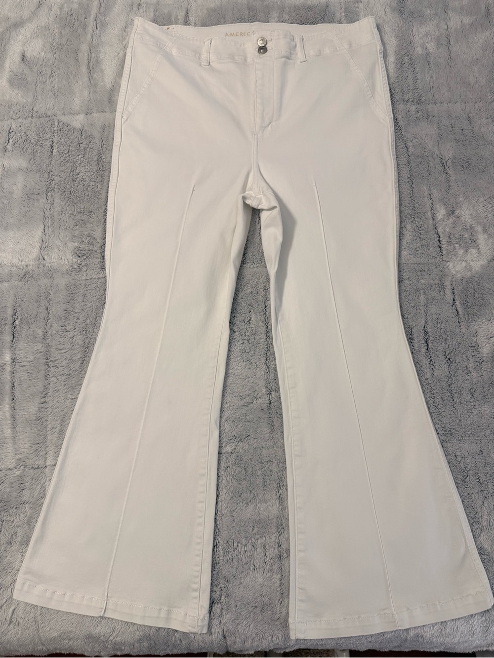 American Eagle Next Level Super High Rise Flare Jeans White 18 Short